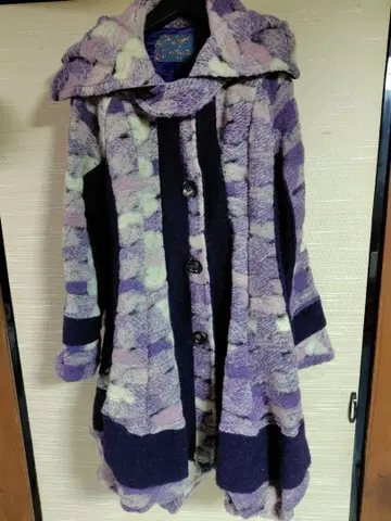 후드 부착 롱 코트 보라색 계열 스트라이프