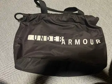 UNDER ARMOUR 블랙 백팩