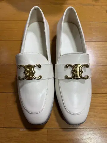 [ GRL ] 모노그램 플레이트 가죽 로퍼