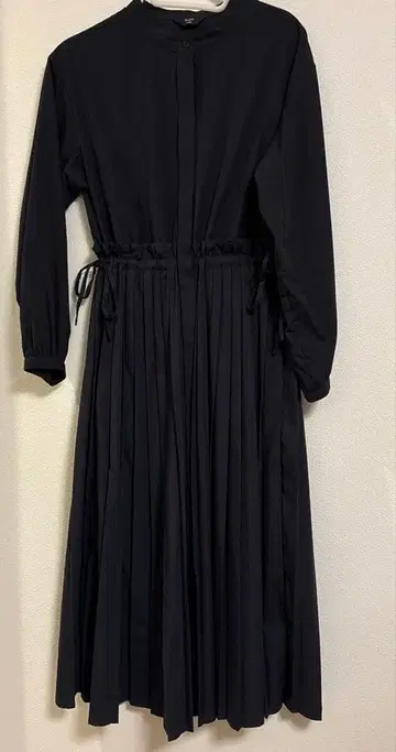 SIPS 플리츠 원피스 네이비