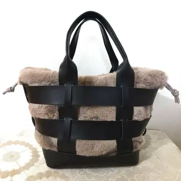 COOCO 쿠코 에코 퍼와 인조 가죽의 뜨개질 토트백 블랙