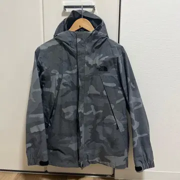 THE NORTH FACE 그레이 카모플라쥬 마운틴 파카 S