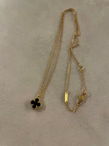 클로버 오닉스 스위트 목걸이