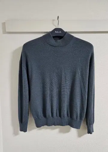 바토너 블루 그레이 모크넥 하이넥 스웨터 존스메들리