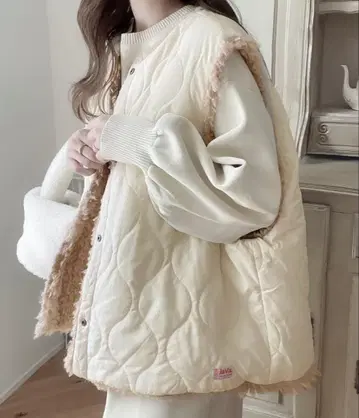 푹신한 2way 충전솜 퀼팅 x 퍼 리버서블 오버 사이즈 베스트