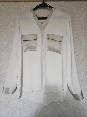 [ 미사용 택 포함 ] Laungefress 포켓 부착 긴팔 셔츠