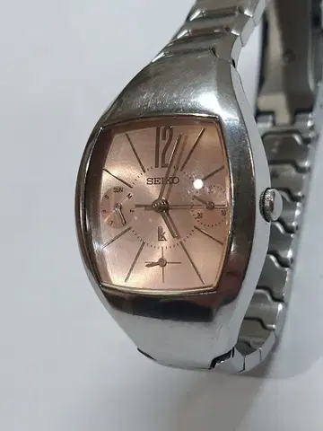 SEIKO 루키아 핑크 골드 쿼츠 달력 크로노그래프