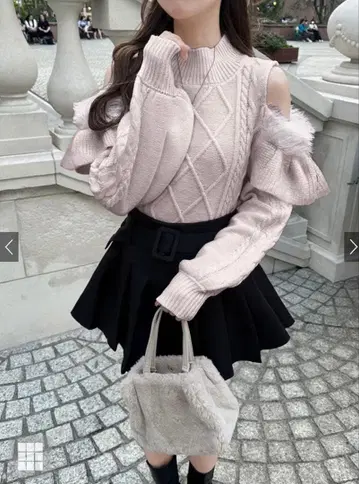 GRL 그레일 페더 숄더 오픈 니트탑 핑크 양산형 지뢰