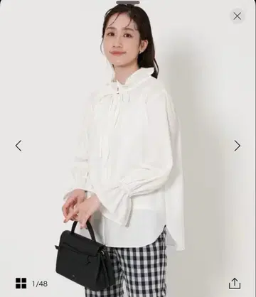 UNITED ARROWS 프릴 칼라 플레어 슬리브 블라우스