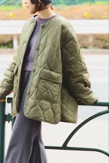 Ray BEAMS 퀼팅 노카라 블루종