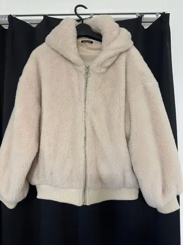 원 웨이 후드 부착 보아 자켓 크림