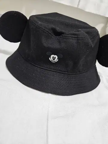 미키마우스 귀 달린 버킷햇 블랙