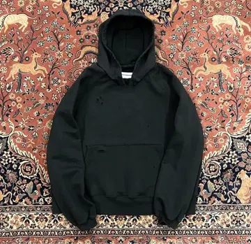 BLACK OUT CUTTED SCAR HOODIE