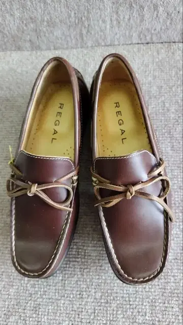 REGAL 브라운 로퍼