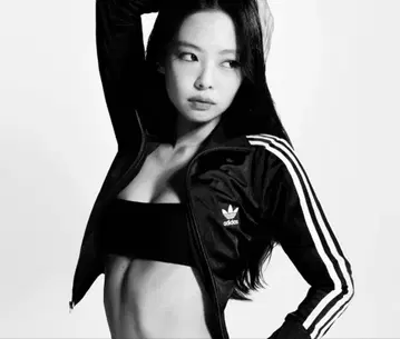 아디다스 저지 제니 착용 제니