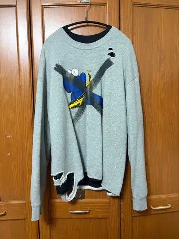 유니클로 카우스 맨투맨 리메이크 XL