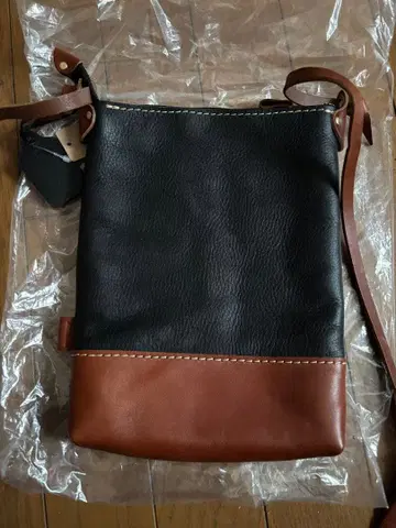 HERZ 미사용 새상품 숄더 미니백 CP-37L 특주 데시입