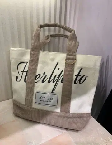 미사용 새상품 herlipto mini tote 루미네 토트백 아이보리