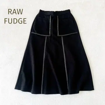 새상품급 RAW FUDGE 가죽 파이핑 플레어 스커트 블랙 사이즈 M