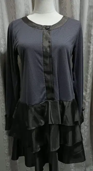 그레이 프릴 긴팔 튜닉