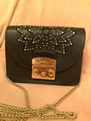 훌라 메트로폴리탄 체인 숄더