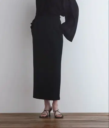 새상품급 [ LE PHIL ] 스큐버 저지 스커트 블랙