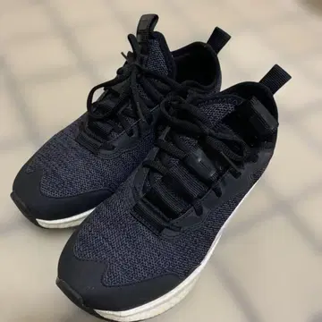 PUMA 블랙 스니커즈 메쉬