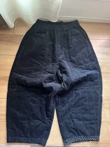 블랙 사루엘 팬츠 퀼팅 가공 면 팬츠