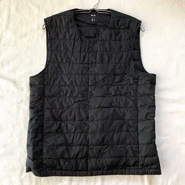 [ 유니클로 ] 울트라 라이트 다운 베스트 풀 버튼 크루넥 무지 M