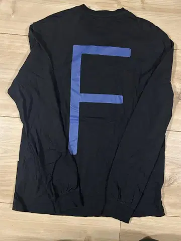 FUTUR 블랙 긴팔 티셔츠