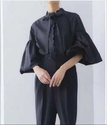 [ 컨디션 최상 ] very ensuite 슬림 리본 블라우스 네이비