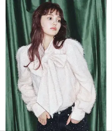 릴리 브라운 빅 보타이 블라우스