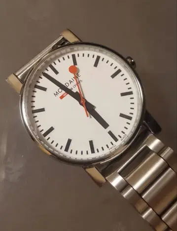 MONDAINE 아날로그 손목시계 화이트 34mm