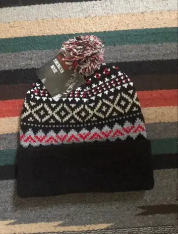 뉴욕 햇 폼폼 니트 모자 BLACK