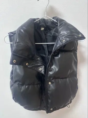 블랙 다운 베스트 합성 피혁