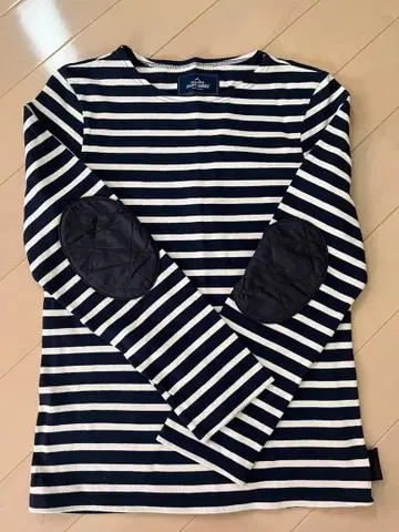 스트라이프 패턴 긴팔 티셔츠 네이비