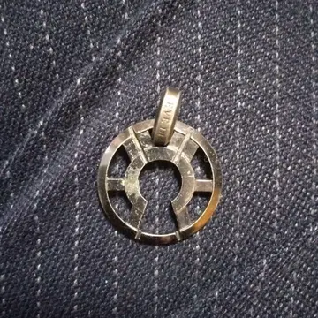 이치하라 하야토 착용 실버 펜던트 EVEDIA