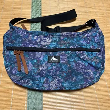 GREGORY 꽃무늬 숄더백 M 사이즈
