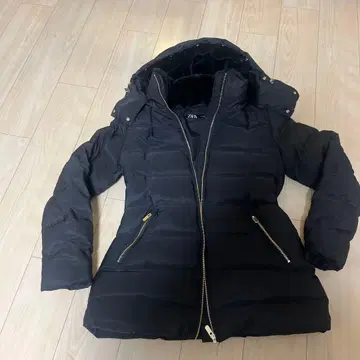 ZARA 블랙 후드 부착 다운 자켓 M