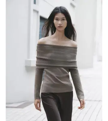 개더 스트랩 니트탑