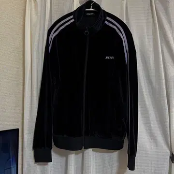 NERDY 블랙 퍼플 라인 벨벳 저지 S