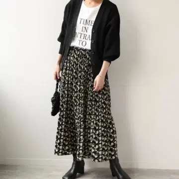 [ 저널 스탠다드 ] 블랙 꽃무늬 마조리카 플리츠 롱 스커트