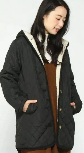 퀼팅 마운틴 후드티 블랙