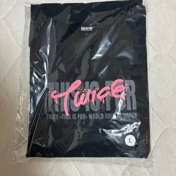 TWICE MOMO T셔츠 this is for 허벅지 L 사이즈