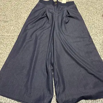 [ 새상품 택 포함 ] Rewde 네이비 가우초 팬츠 턱 포함