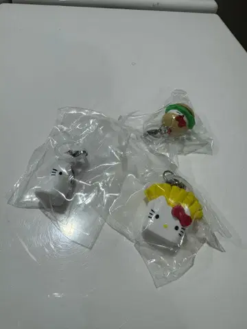 헬로키티 캡슐 토이 3개 세트