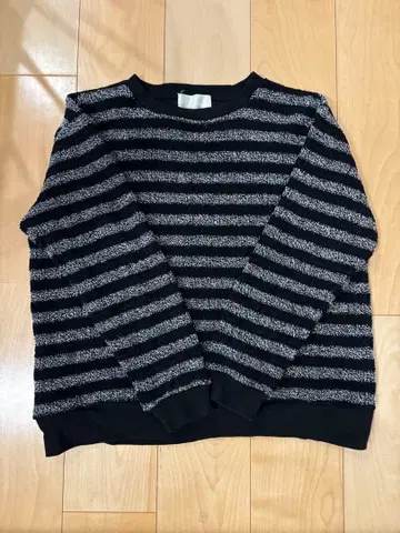 LUSOR 보더 니트 스웨터