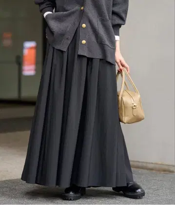 이번 시즌 완판! 미사용 relume 개더 플레어 스커트