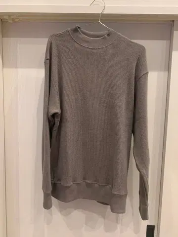 그레이 하이넥 트레이닝복