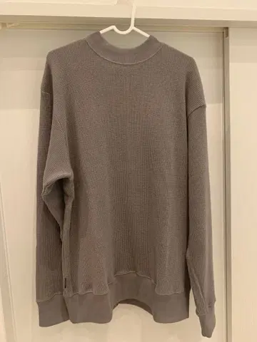 그레이 하이넥 트레이닝복